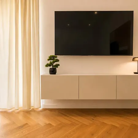 Luma Luxury - 5 Min Walk To The Apartment *